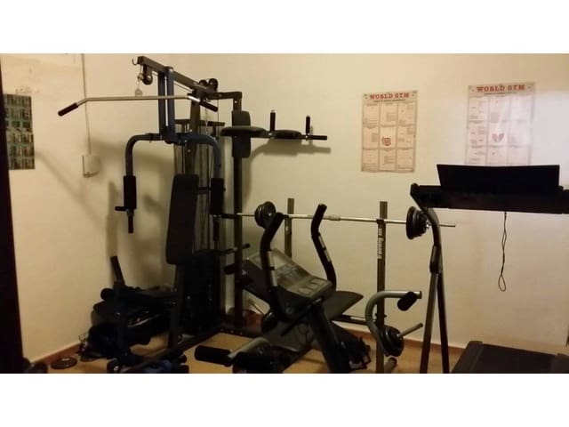 5 chambre Villa/Maison à vendre à Elda avec piscine garage - 890 000 € (Ref: 9084834)