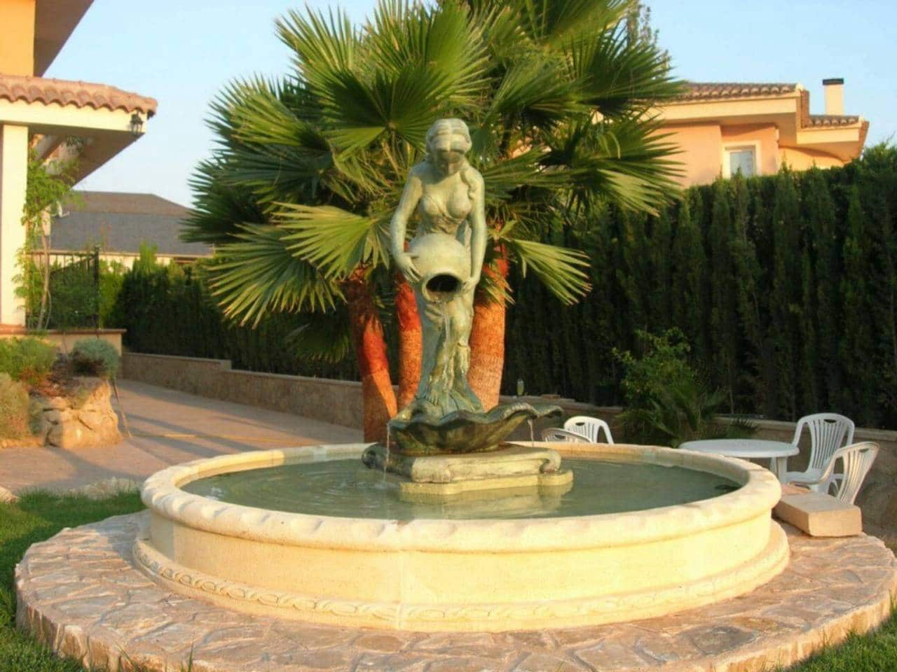 5 bedroom Villa for sale in Elda with pool garage - € 890,000 (Ref: 9084834)