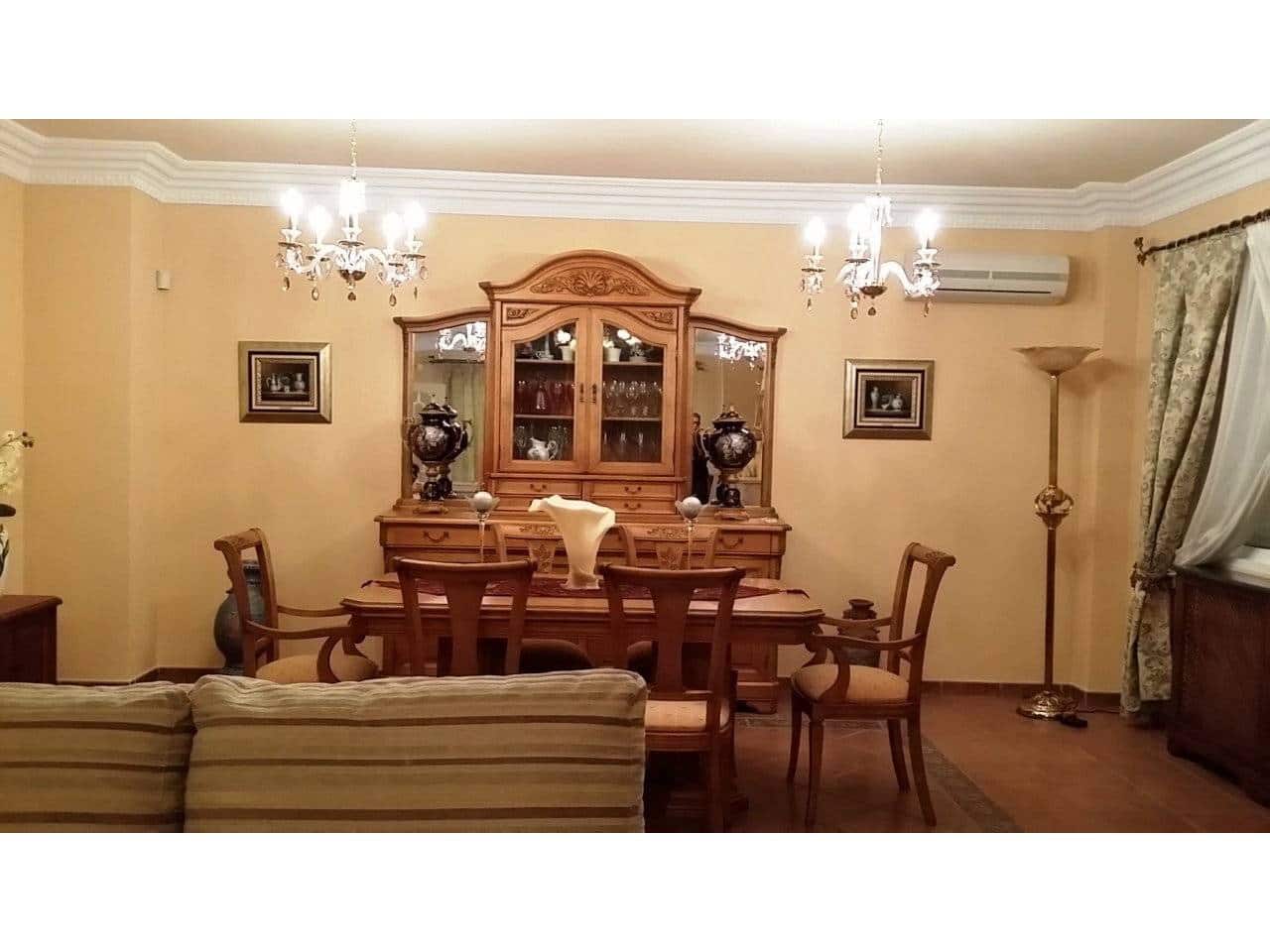 5 bedroom Villa for sale in Elda with pool garage - € 890,000 (Ref: 9084834)