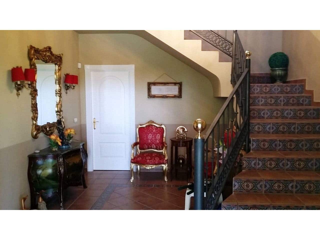 5 bedroom Villa for sale in Elda with pool garage - € 890,000 (Ref: 9084834)