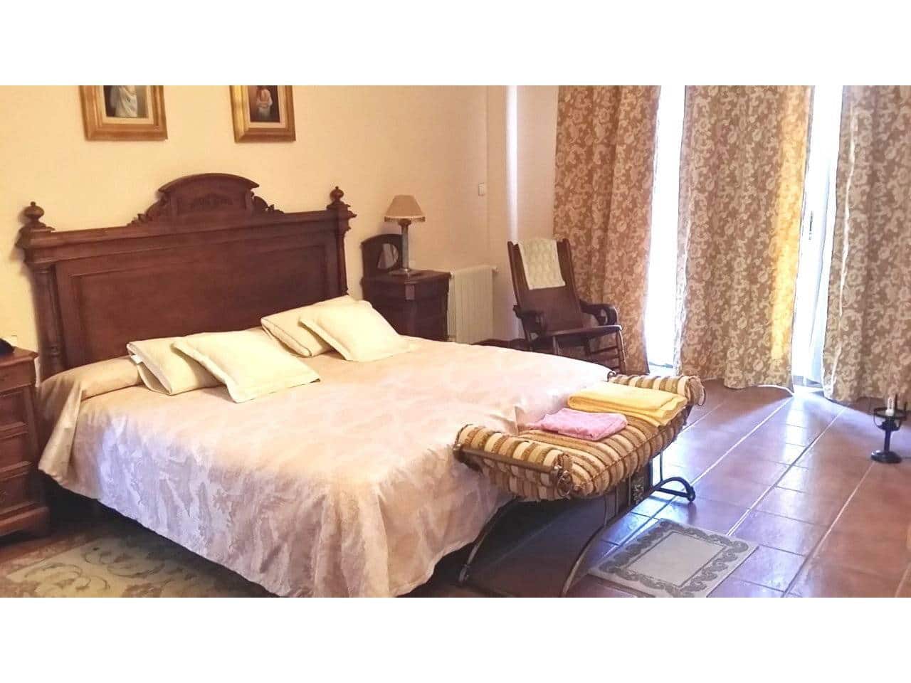 5 bedroom Villa for sale in Elda with pool garage - € 890,000 (Ref: 9084834)