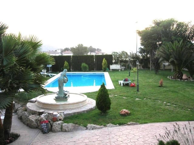 5 chambre Villa/Maison à vendre à Elda avec piscine garage - 890 000 € (Ref: 9084834)