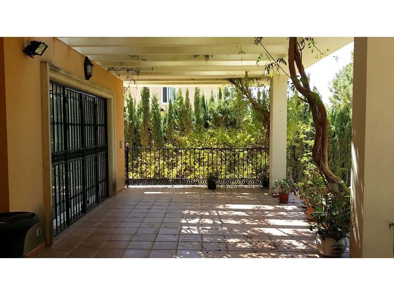 5 bedroom Villa for sale in Elda with pool garage - € 890,000 (Ref: 9084834)