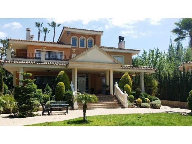 5 chambre Villa/Maison à vendre à Elda avec piscine garage - 890 000 € (Ref: 9084834)