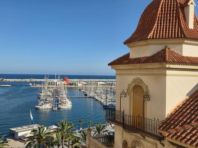 2 soveværelse Lejlighed til leje i Alicante by - € 1.300 (Ref: 9115655)