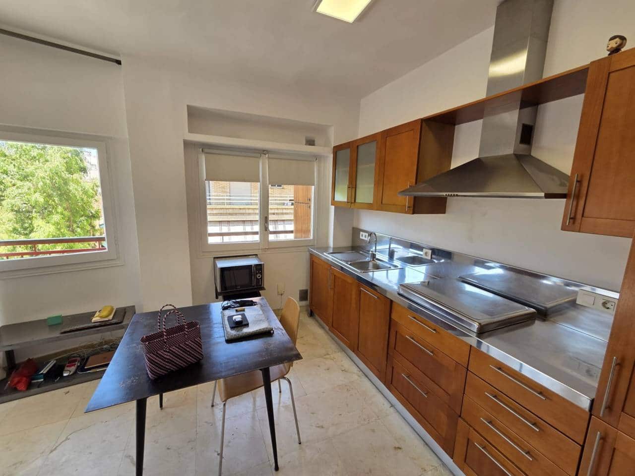 1 slaapkamer Flat te huur in Alicante stad - € 1.300 (Ref: 9118479)