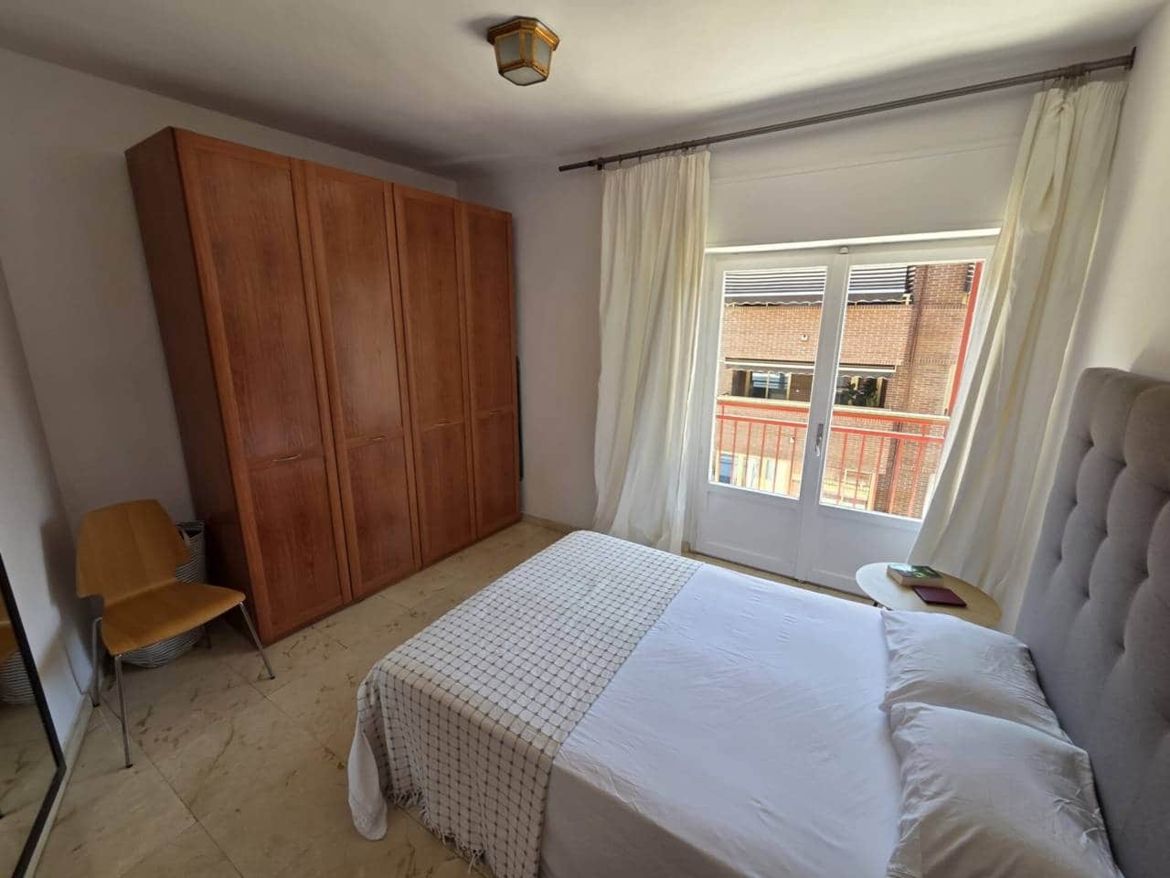1 slaapkamer Flat te huur in Alicante stad - € 1.300 (Ref: 9118479)