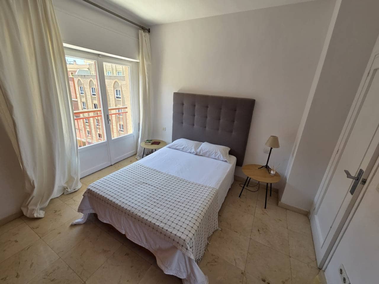 1 slaapkamer Flat te huur in Alicante stad - € 1.300 (Ref: 9118479)