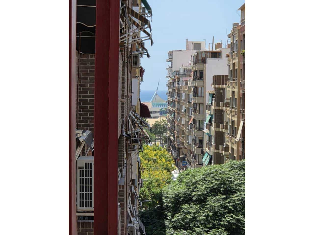 1 slaapkamer Flat te huur in Alicante stad - € 1.300 (Ref: 9118479)