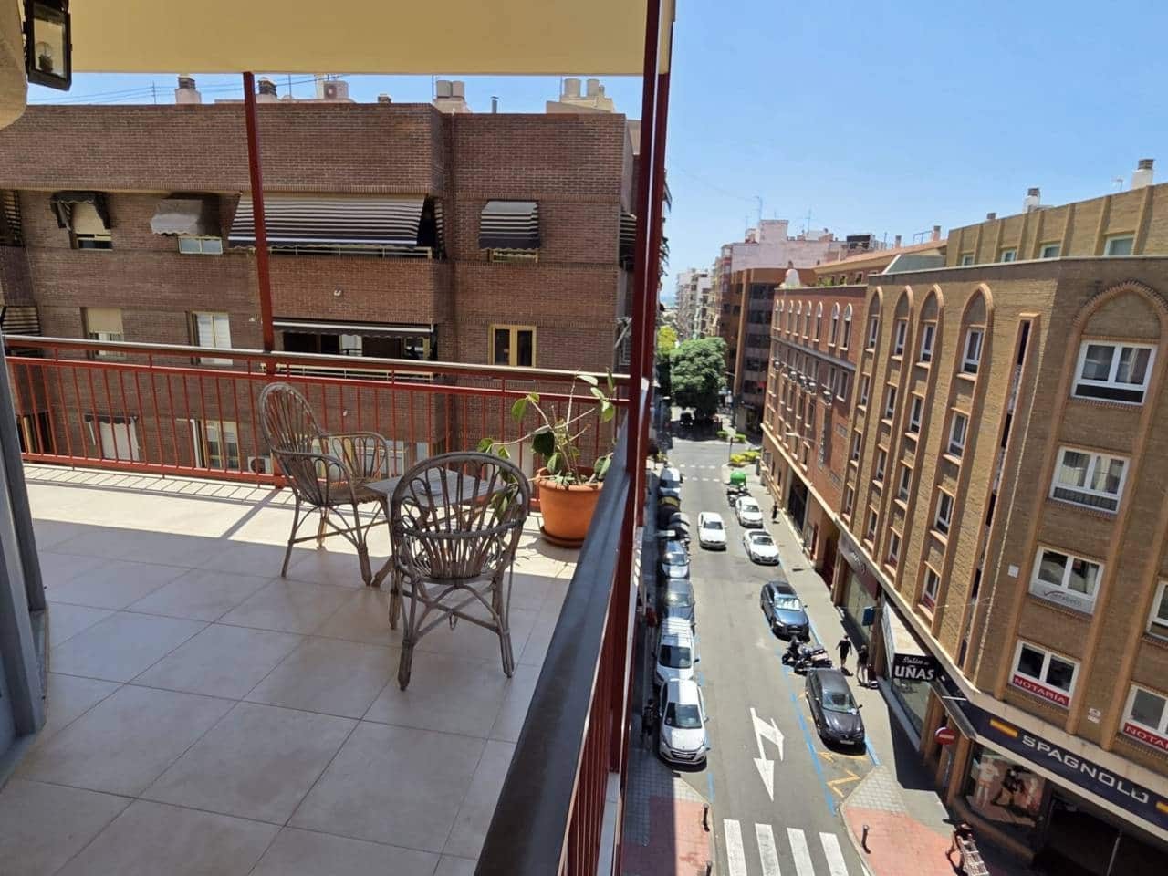 1 slaapkamer Flat te huur in Alicante stad - € 1.300 (Ref: 9118479)