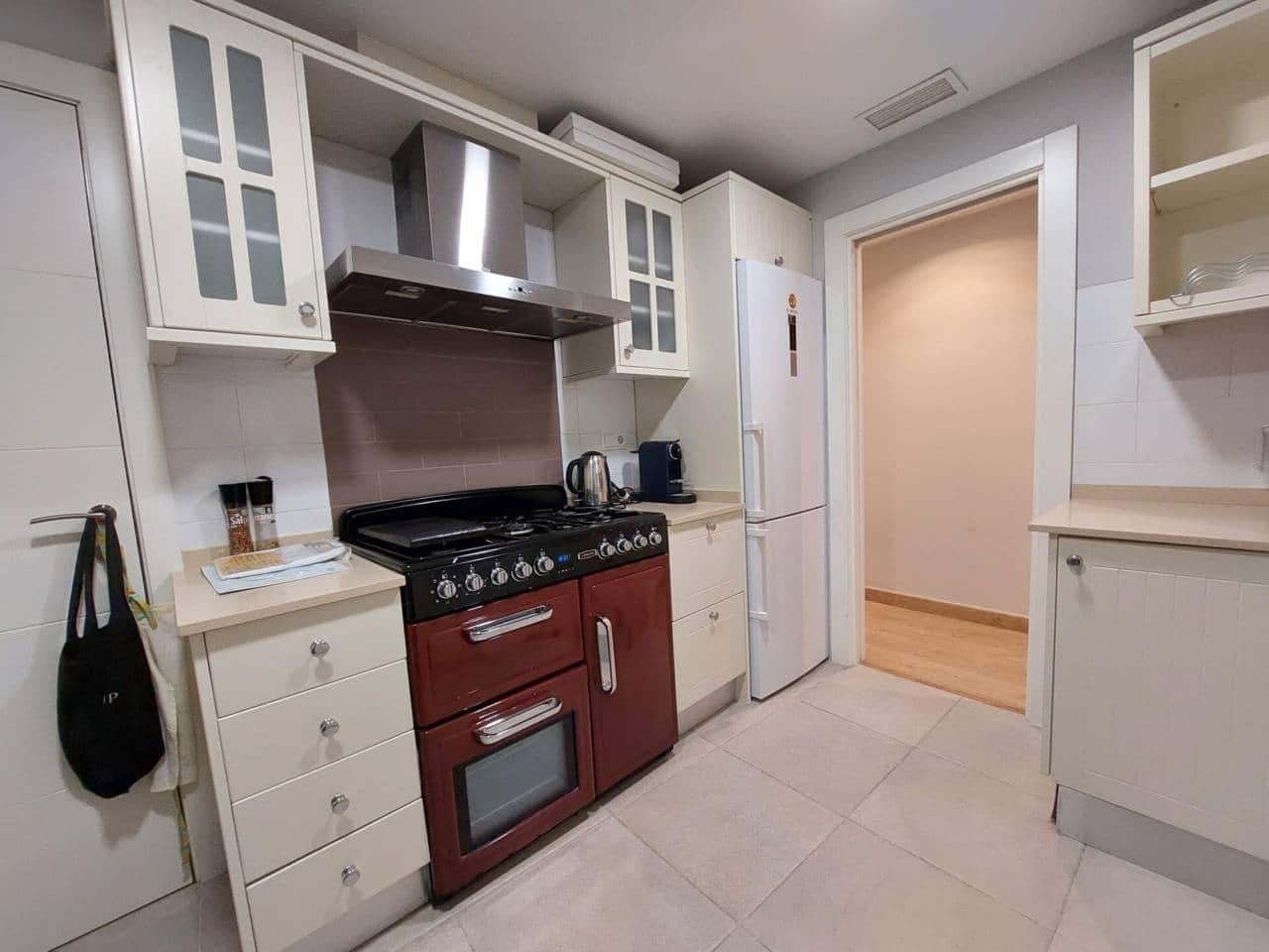 2 soveværelse Lejlighed til leje i Alicante by - € 1.650 (Ref: 9290033)