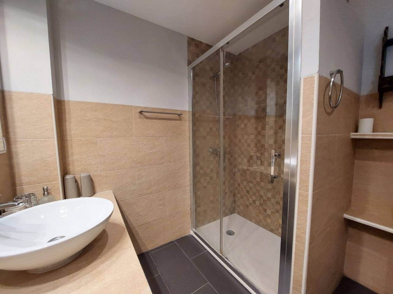 2 soveværelse Lejlighed til leje i Alicante by - € 1.650 (Ref: 9290033)