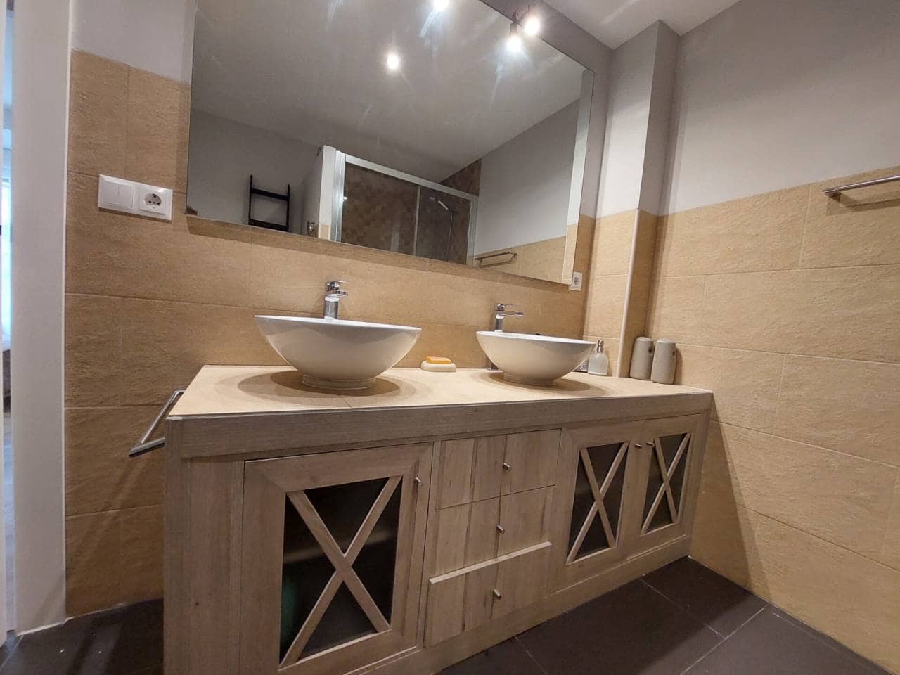 2 soveværelse Lejlighed til leje i Alicante by - € 1.650 (Ref: 9290033)