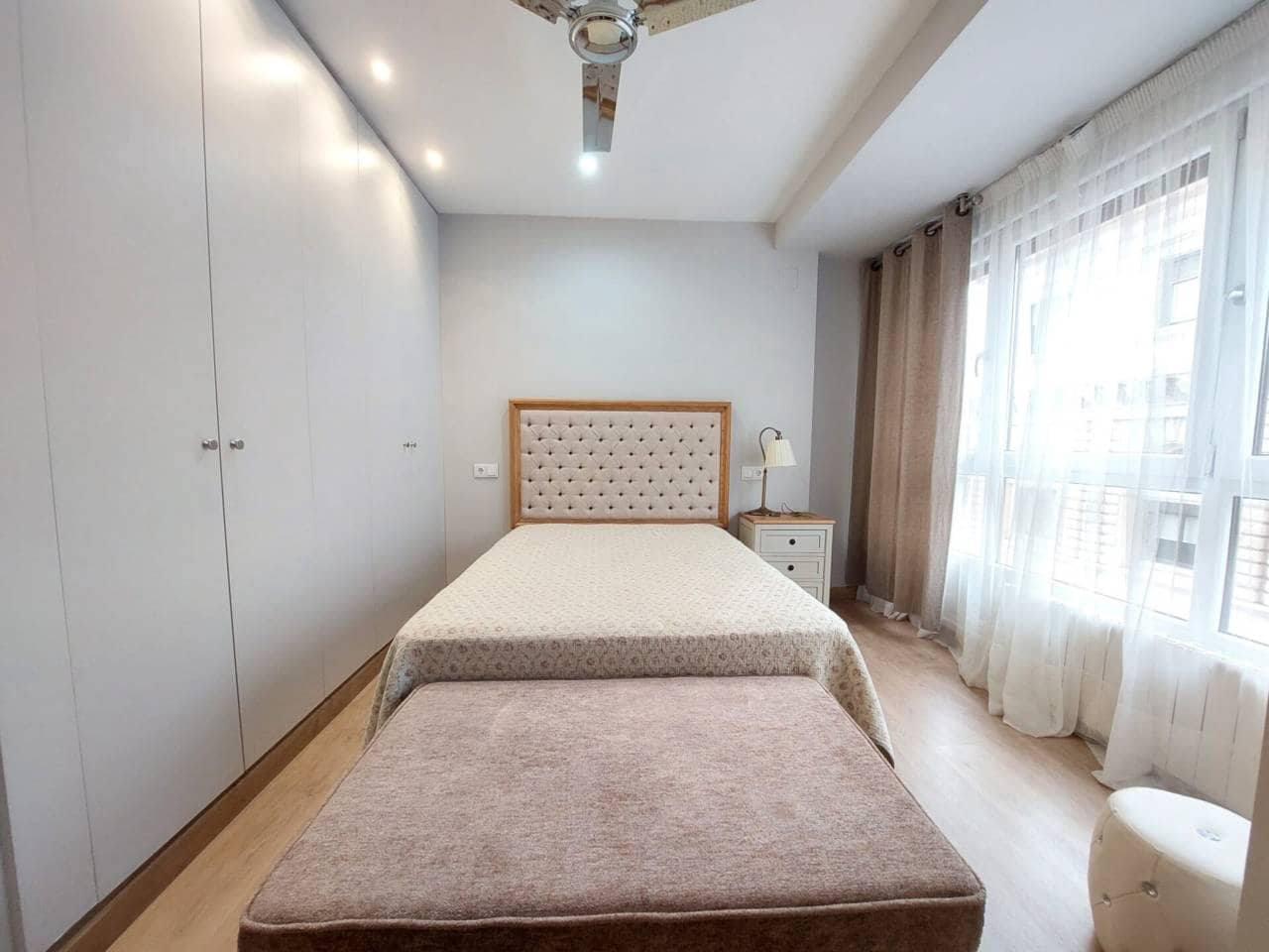 2 soveværelse Lejlighed til leje i Alicante by - € 1.650 (Ref: 9290033)