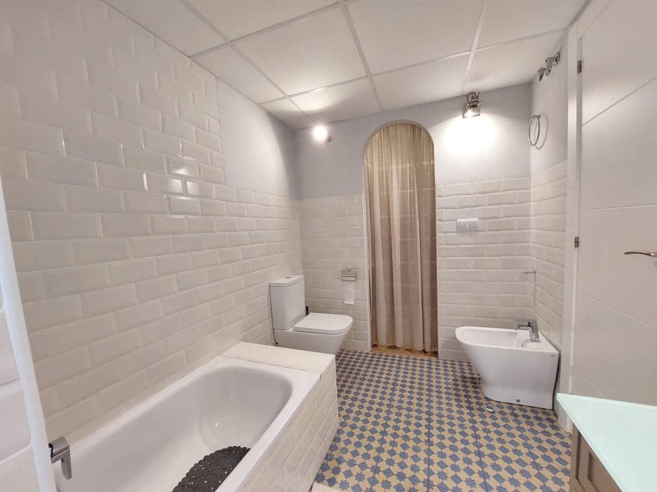 2 soveværelse Lejlighed til leje i Alicante by - € 1.650 (Ref: 9290033)