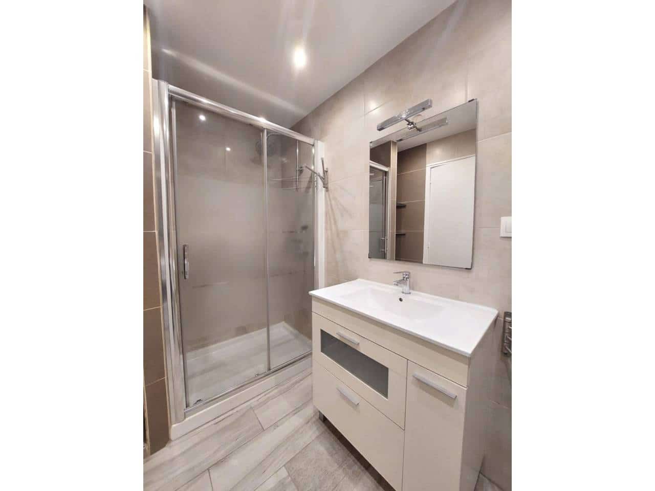 3 bedroom Flat for rent in Alicante / Alacant city - € 1,200 (Ref: 9374253)