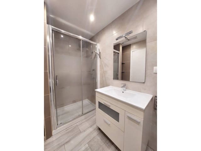 3 bedroom Flat for rent in Alicante / Alacant city - € 1,200 (Ref: 9374253)