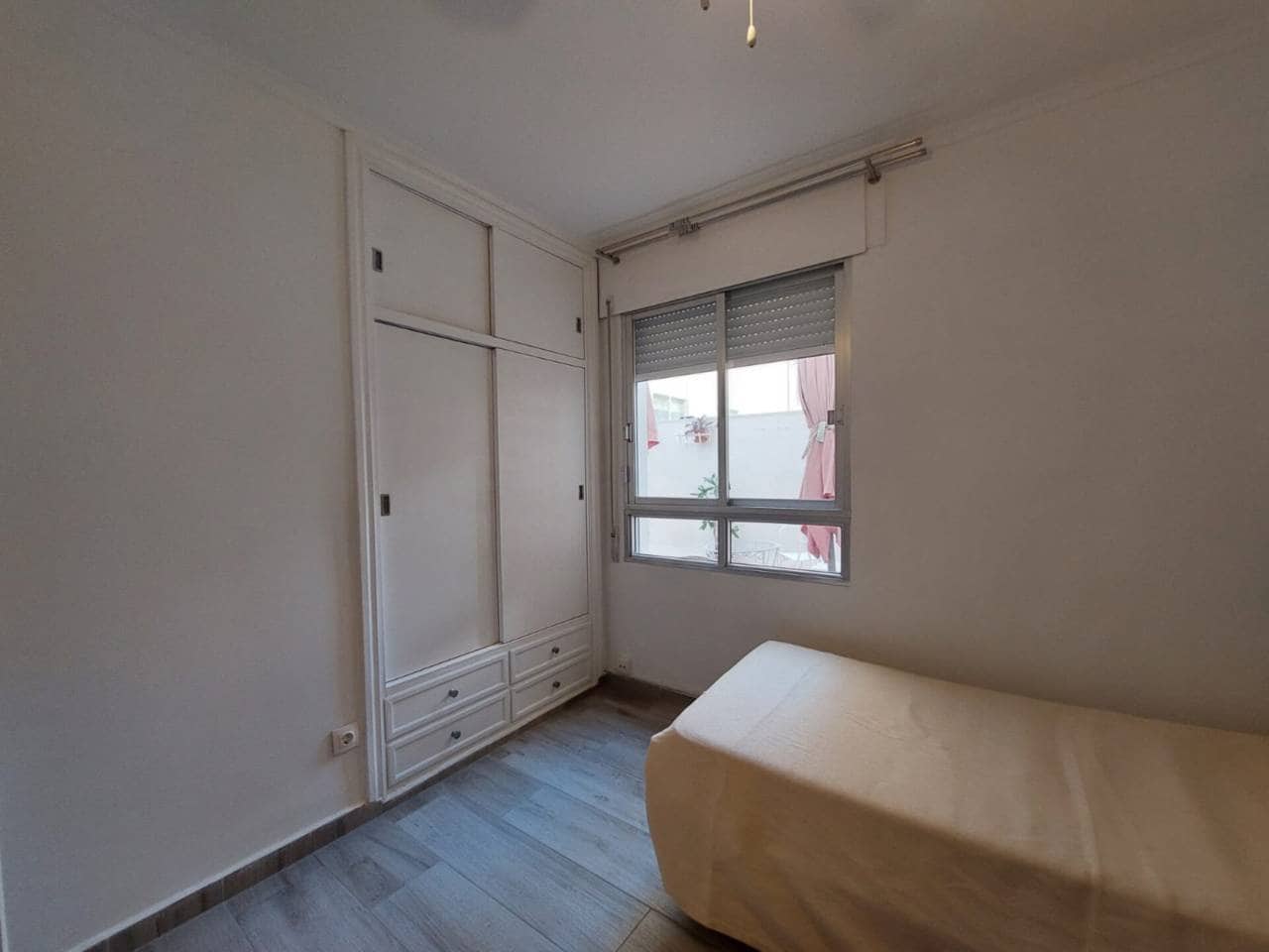 3 bedroom Flat for rent in Alicante / Alacant city - € 1,200 (Ref: 9374253)