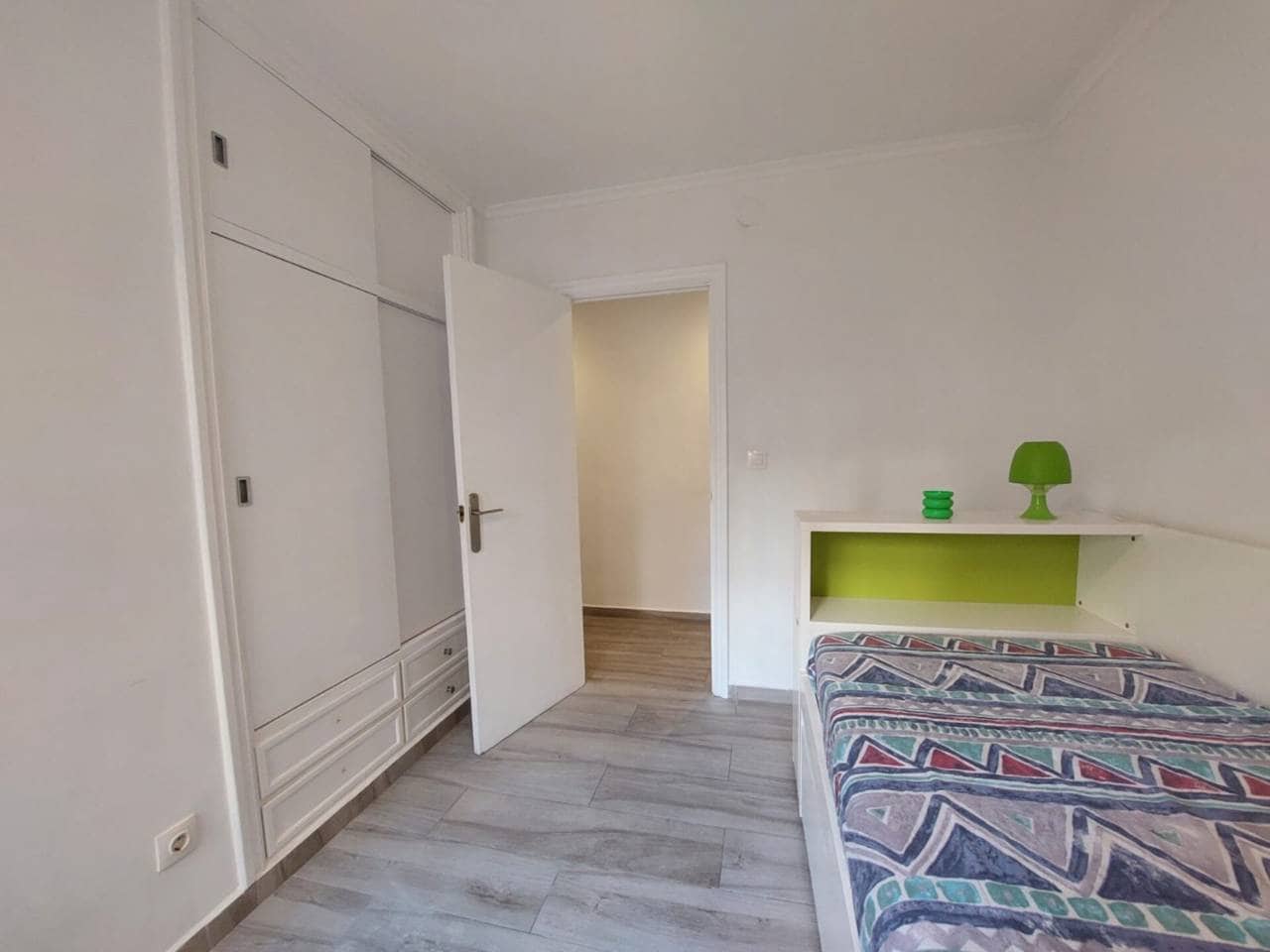 3 bedroom Flat for rent in Alicante / Alacant city - € 1,200 (Ref: 9374253)