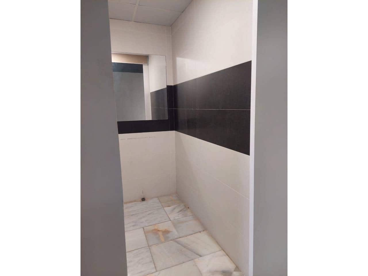 Erhverv til leje i Alicante by - € 1.500 (Ref: 9374254)