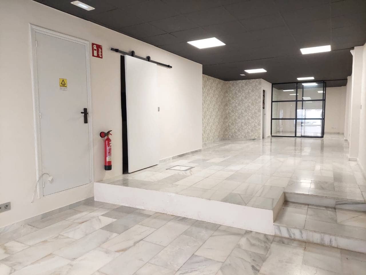 Erhverv til leje i Alicante by - € 1.500 (Ref: 9374254)