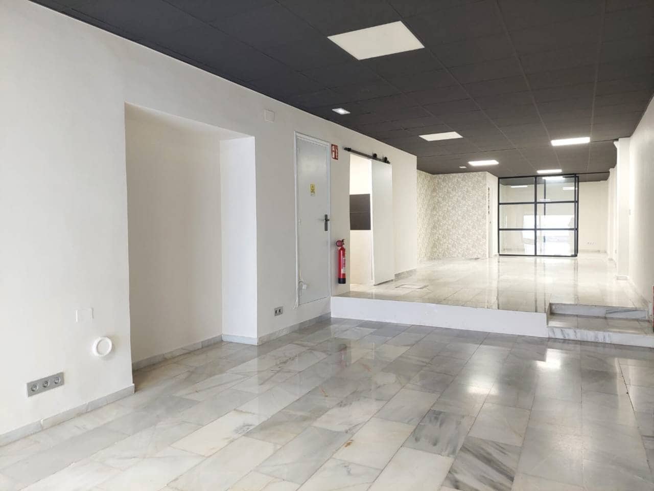 Erhverv til leje i Alicante by - € 1.500 (Ref: 9374254)