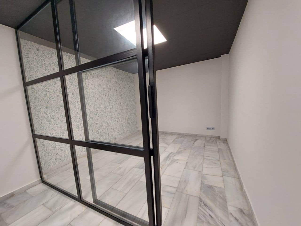 Erhverv til leje i Alicante by - € 1.500 (Ref: 9374254)