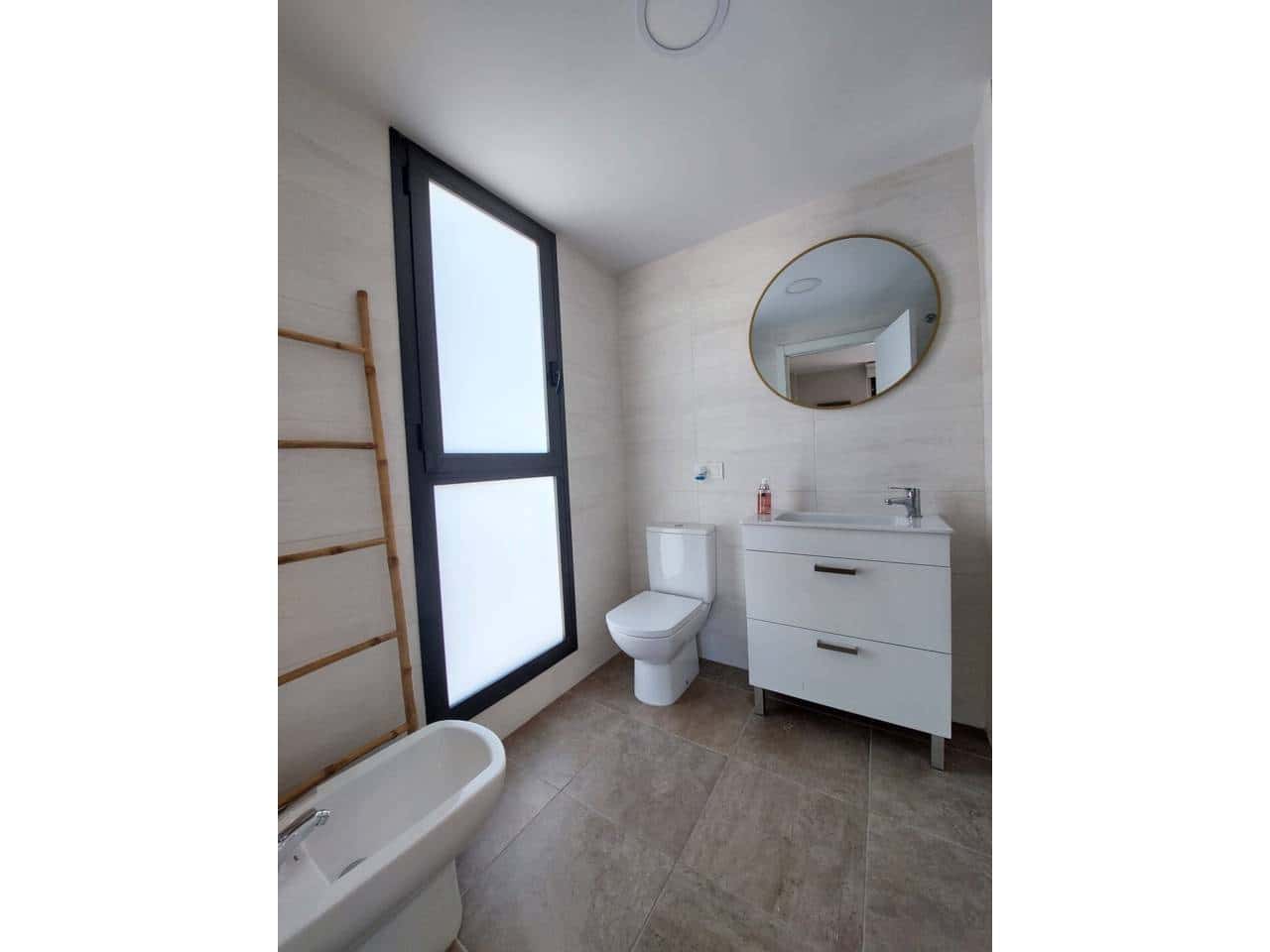 3 bedroom Flat for rent in El Campello with pool garage - € 2,000 (Ref: 9400351)