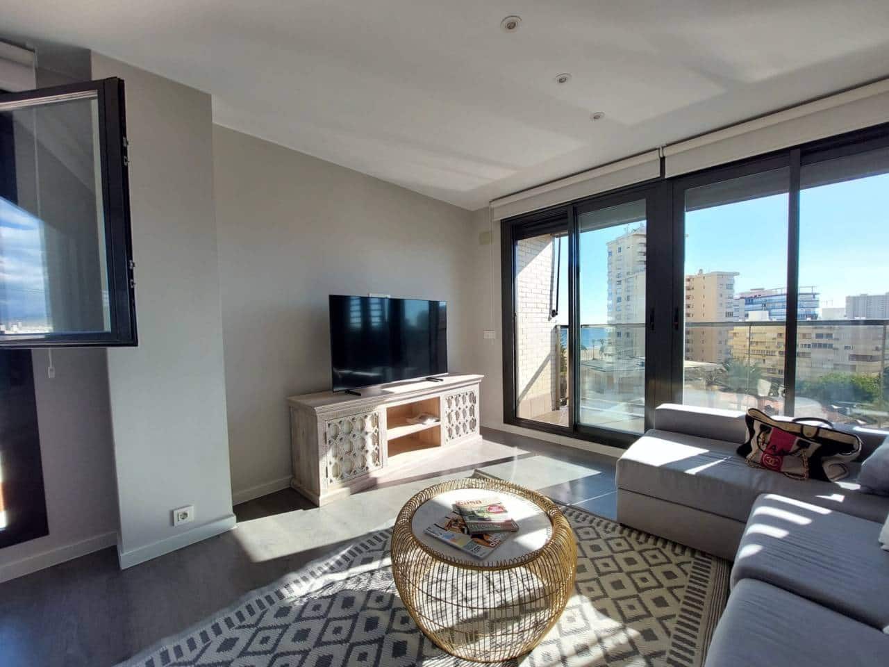 3 bedroom Flat for rent in El Campello with pool garage - € 2,000 (Ref: 9400351)