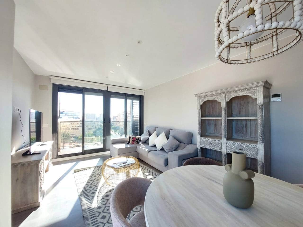 3 bedroom Flat for rent in El Campello with pool garage - € 2,000 (Ref: 9400351)