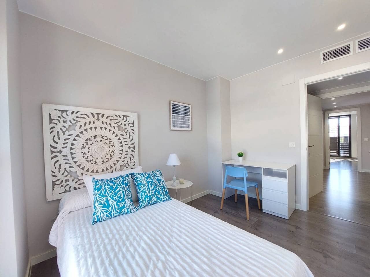 3 bedroom Flat for rent in El Campello with pool garage - € 2,000 (Ref: 9400351)