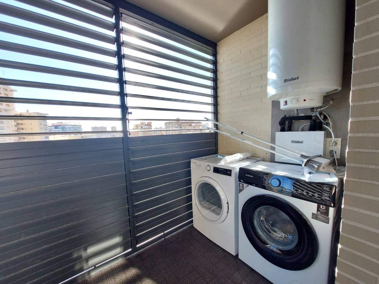 3 bedroom Flat for rent in El Campello with pool garage - € 2,000 (Ref: 9400351)