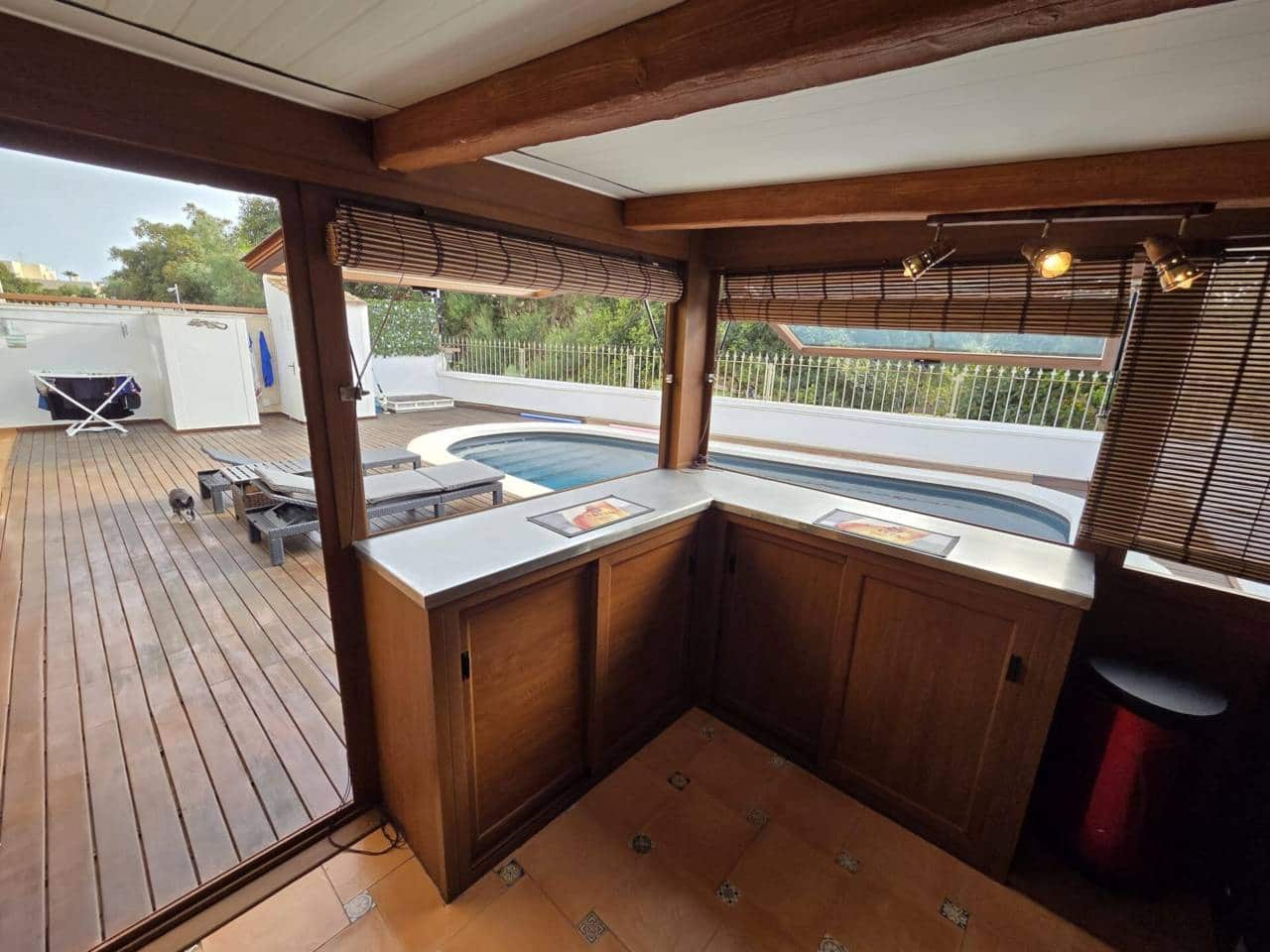 5 slaapkamer Villa te koop in Playa de San Juan met zwembad garage - € 1.340.000 (Ref: 9426747)