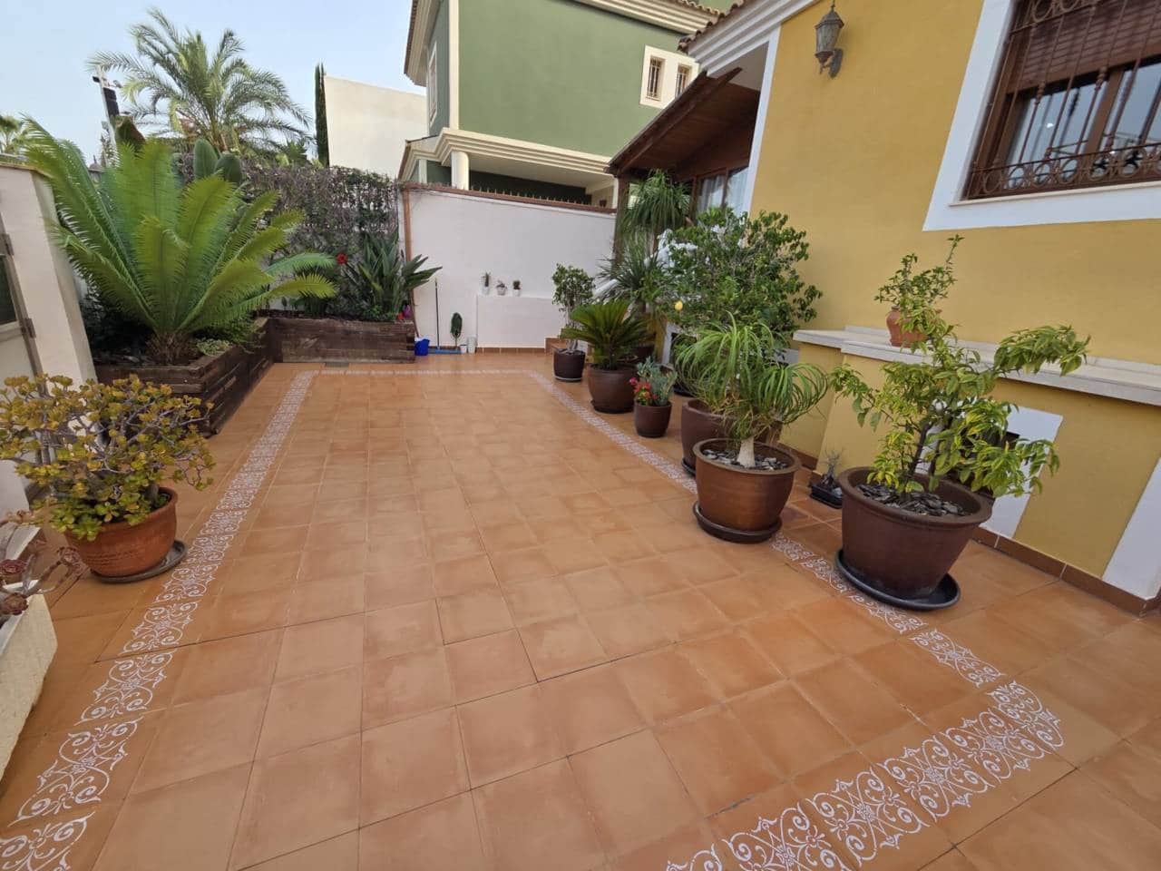 5 slaapkamer Villa te koop in Playa de San Juan met zwembad garage - € 1.340.000 (Ref: 9426747)