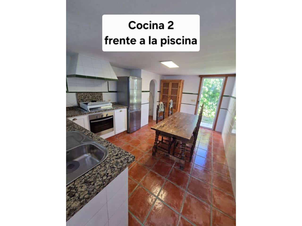 4 bedroom Villa for rent in El Campello with pool garage - € 2,000 (Ref: 9429114)