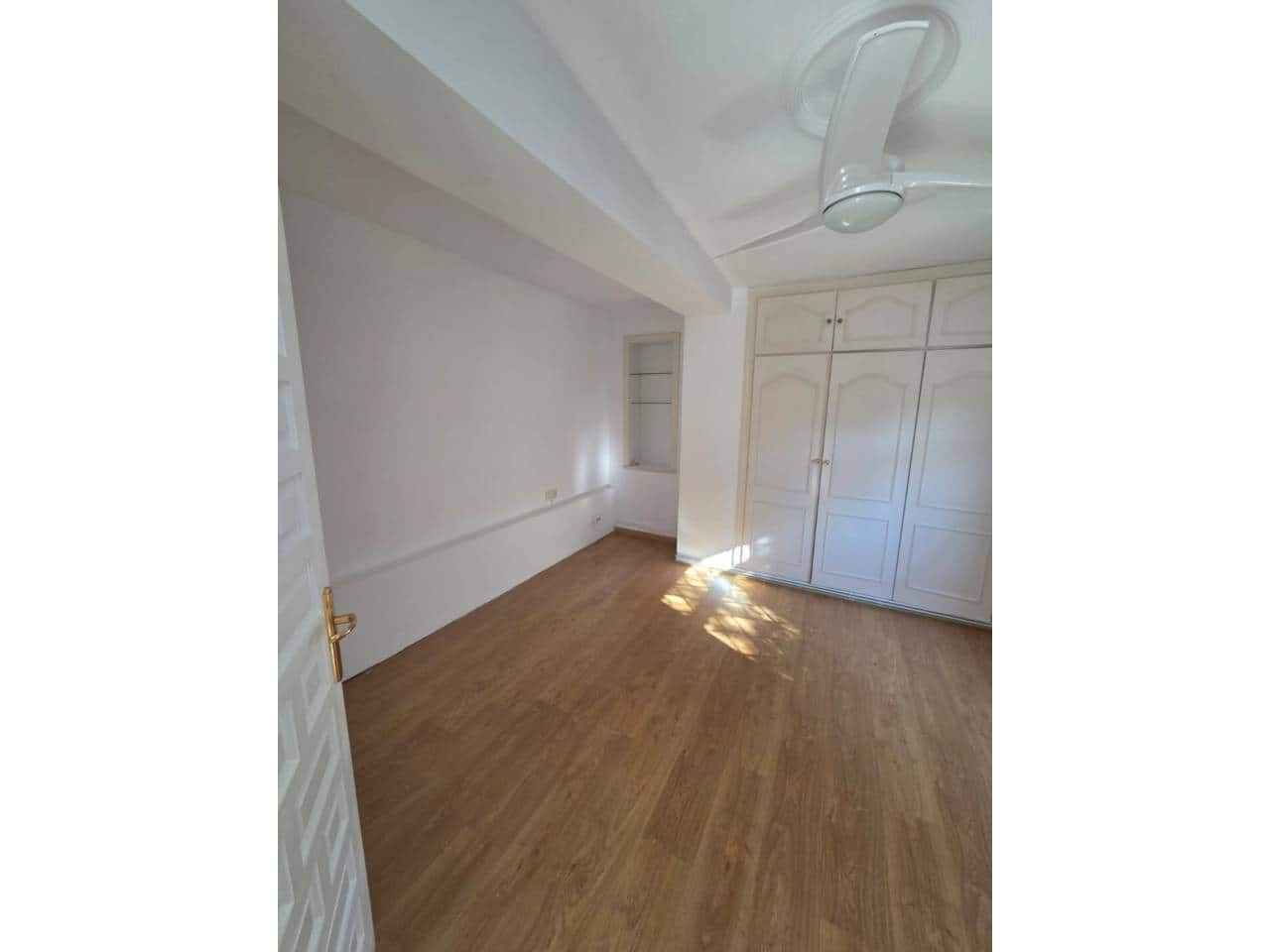 4 bedroom Villa for rent in El Campello with pool garage - € 2,000 (Ref: 9429114)