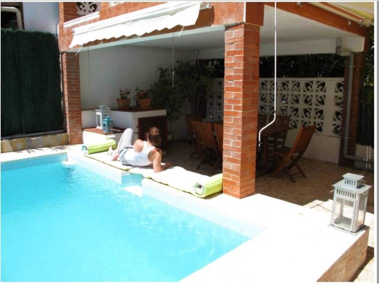 4 bedroom Villa for rent in El Campello with pool garage - € 2,000 (Ref: 9429114)