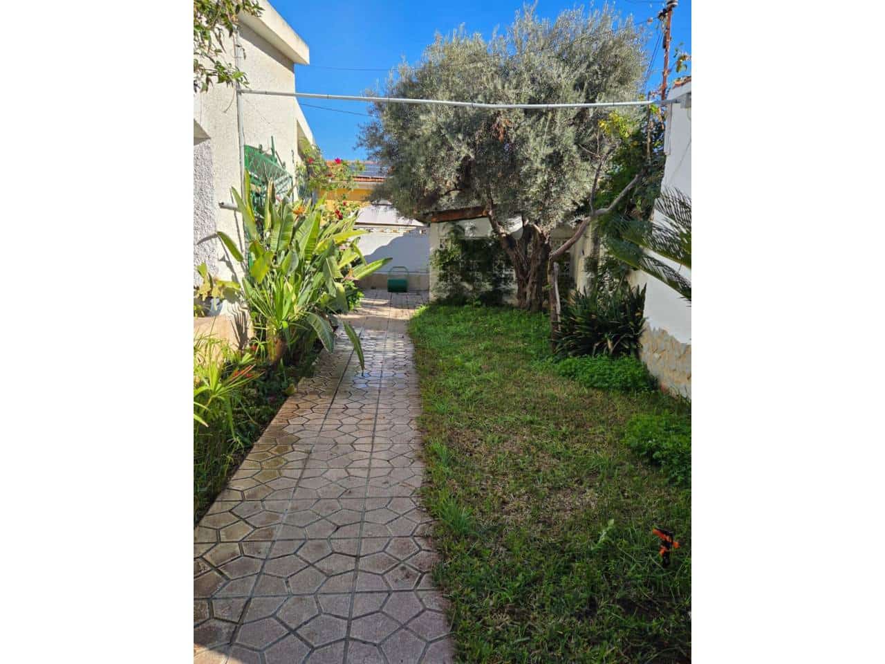 4 bedroom Villa for rent in El Campello with pool garage - € 2,000 (Ref: 9429114)