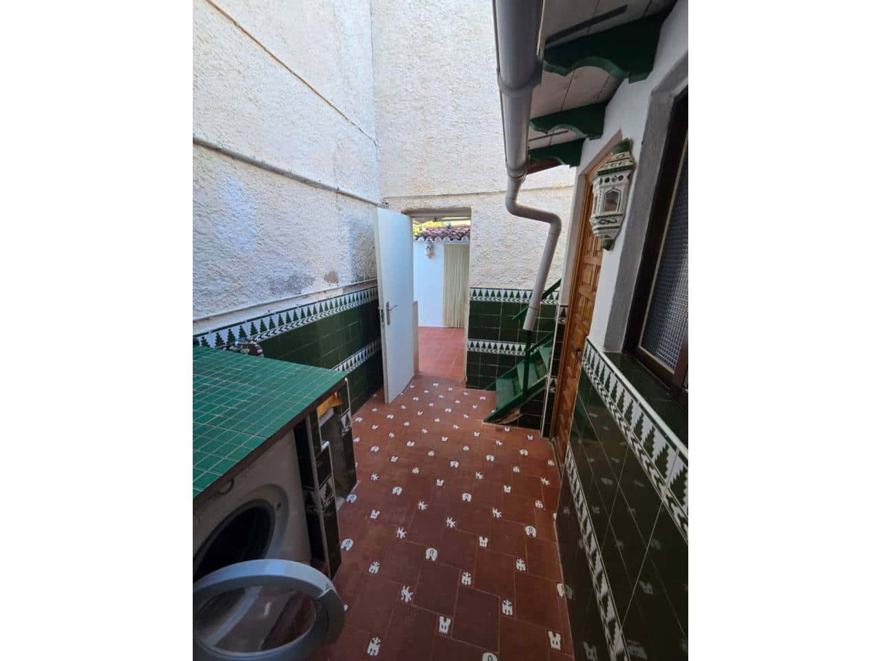 4 bedroom Villa for rent in El Campello with pool garage - € 2,000 (Ref: 9429114)