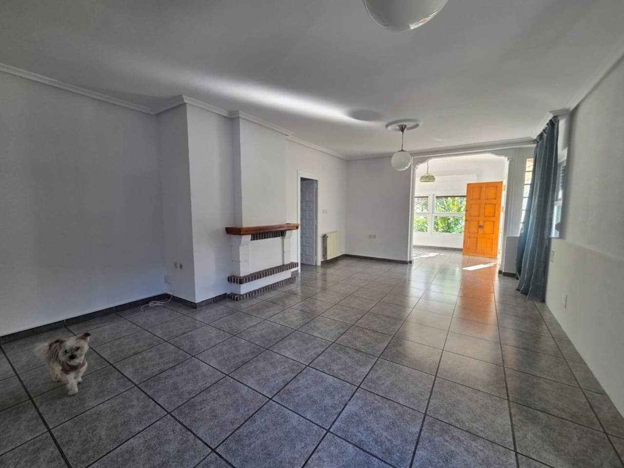 4 bedroom Villa for rent in El Campello with pool garage - € 2,000 (Ref: 9429114)