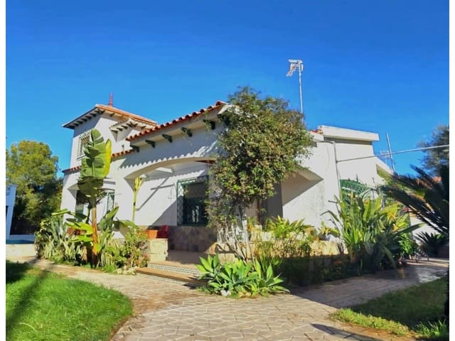 4 bedroom Villa for rent in El Campello with pool garage - € 2,000 (Ref: 9429114)