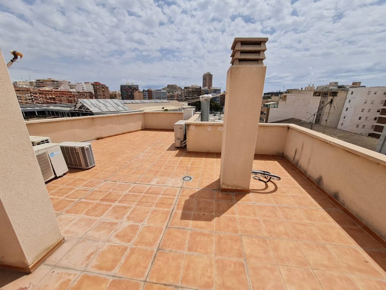 Piso de 2 habitaciones en Alicante / Alacant ciudad en alquiler - 780 € (Ref: 9464972)