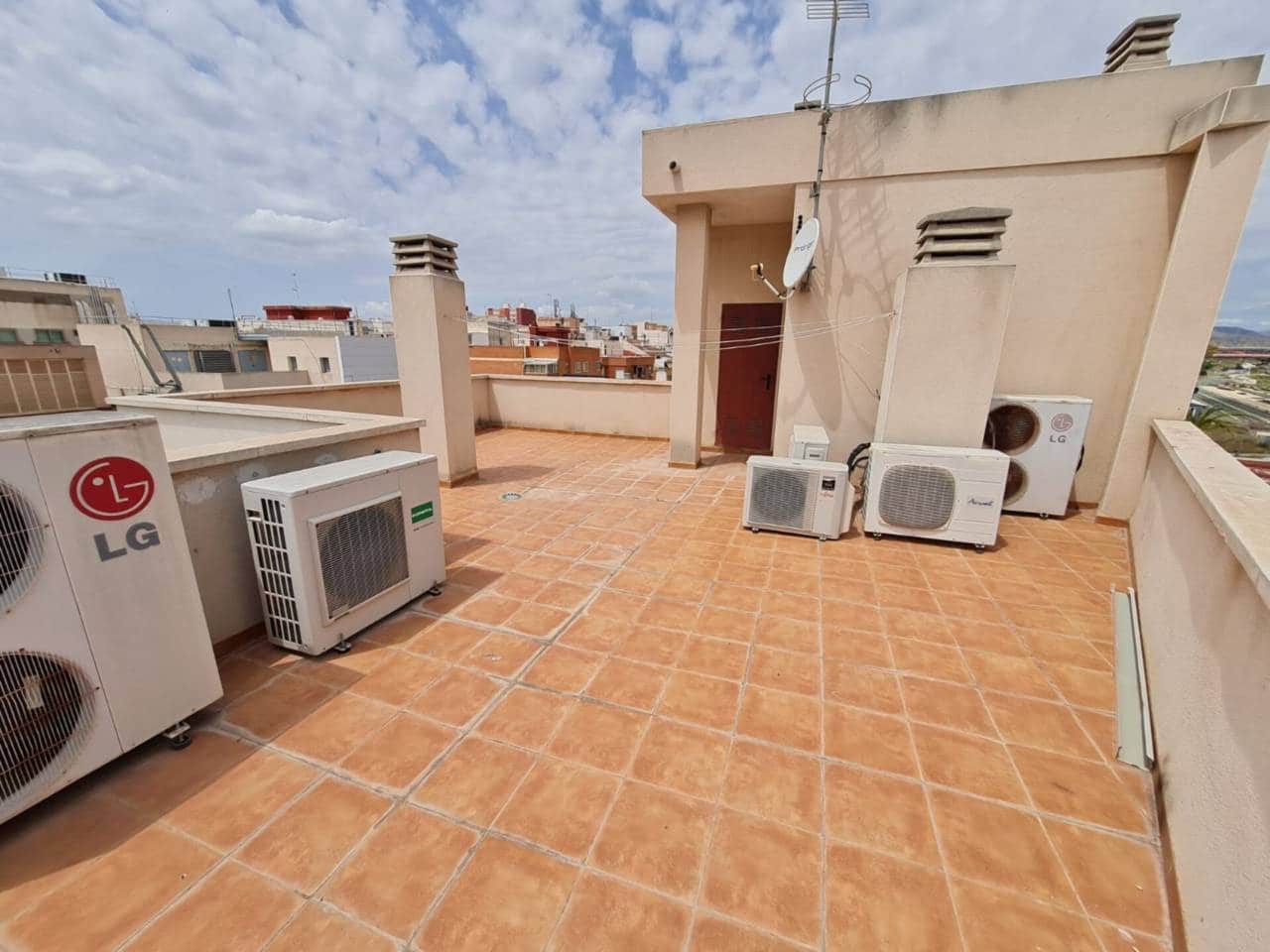Piso de 2 habitaciones en Alicante / Alacant ciudad en alquiler - 780 € (Ref: 9464972)