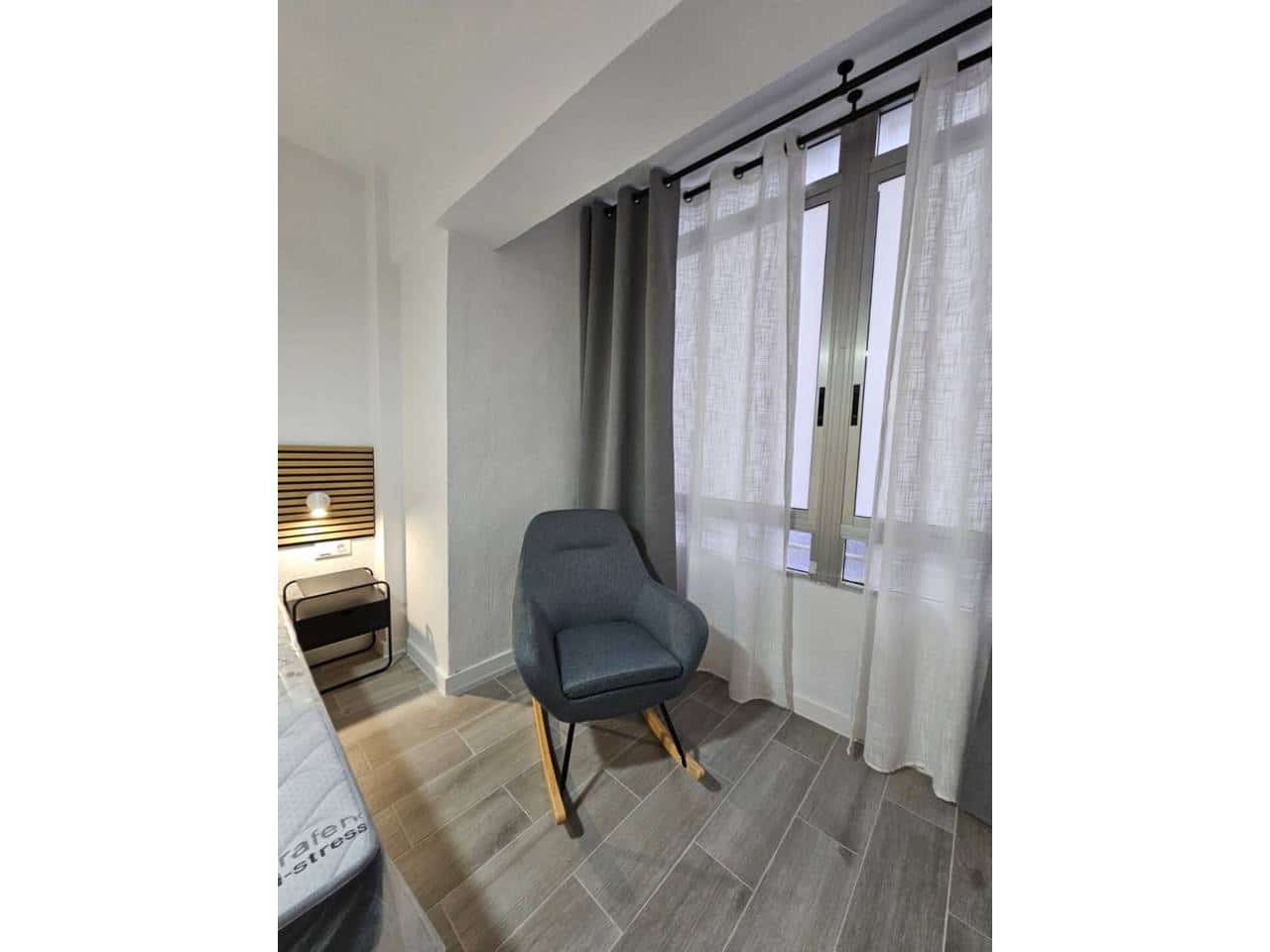 2 quarto Apartamento para arrendar em Alicante cidade - 1 000 € (Ref: 9467947)