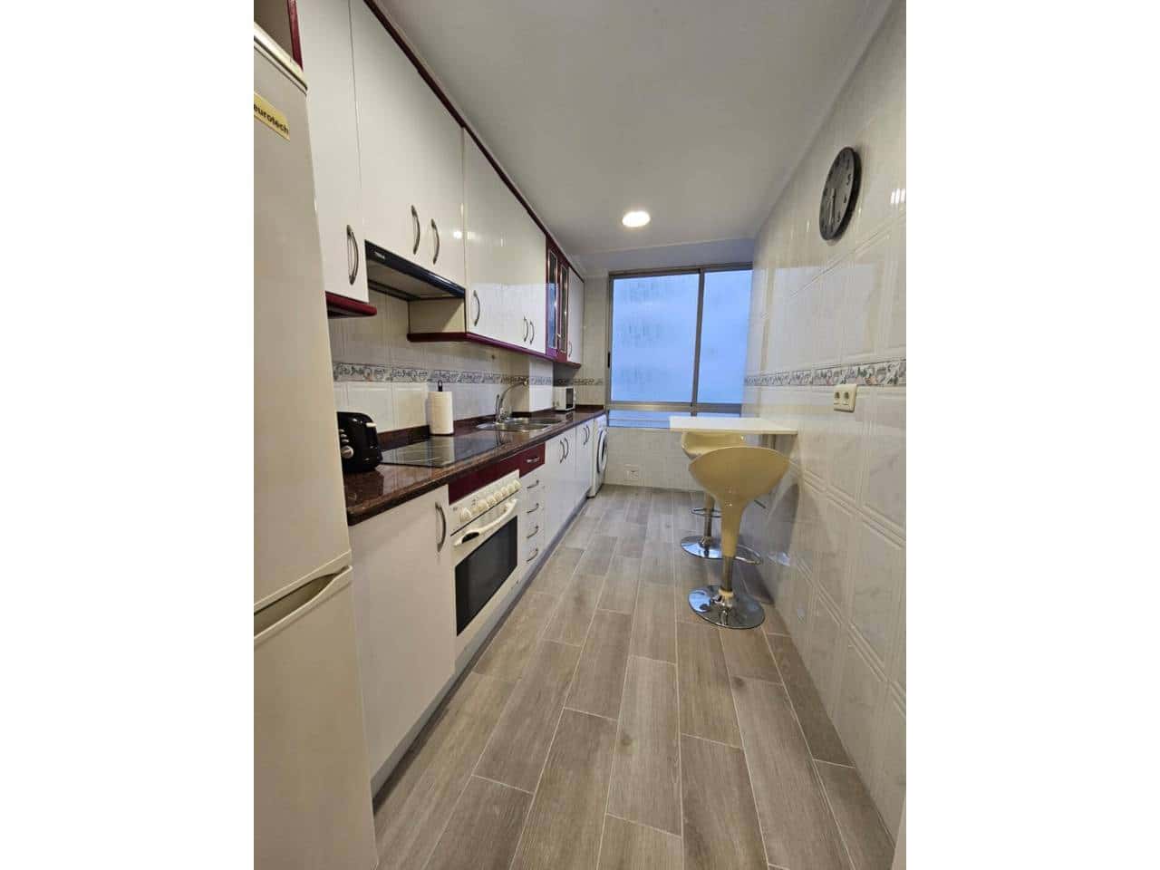 2 quarto Apartamento para arrendar em Alicante cidade - 1 000 € (Ref: 9467947)