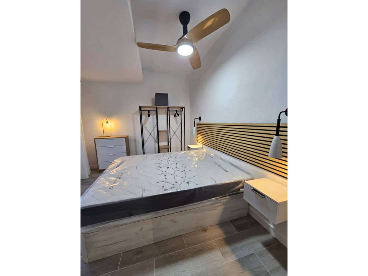 2 quarto Apartamento para arrendar em Alicante cidade - 1 000 € (Ref: 9467947)