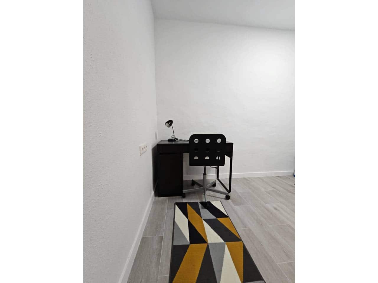 2 quarto Apartamento para arrendar em Alicante cidade - 1 000 € (Ref: 9467947)