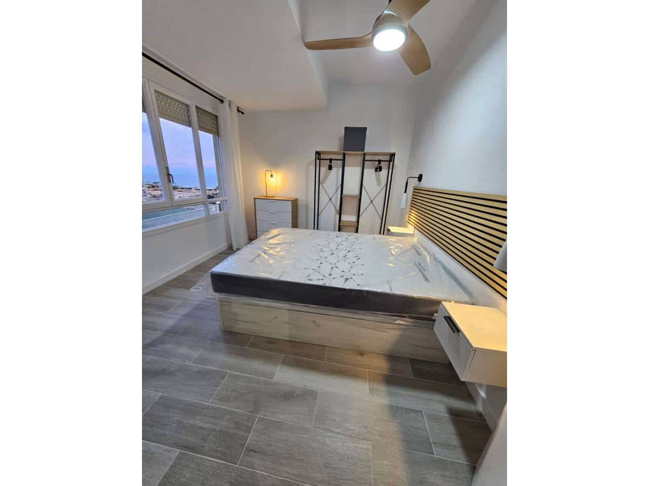 2 quarto Apartamento para arrendar em Alicante cidade - 1 000 € (Ref: 9467947)