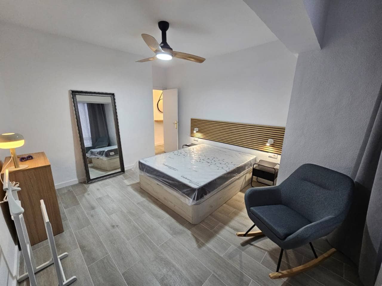 2 quarto Apartamento para arrendar em Alicante cidade - 1 000 € (Ref: 9467947)