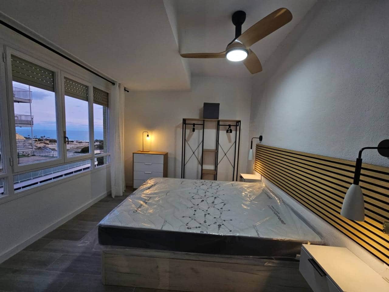 2 quarto Apartamento para arrendar em Alicante cidade - 1 000 € (Ref: 9467947)